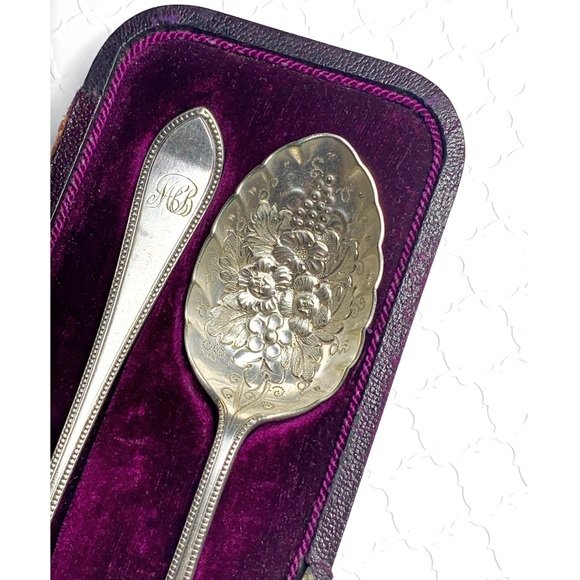 Antique Flowers & Grapes_Silver Spoons - Picture 5 of 8